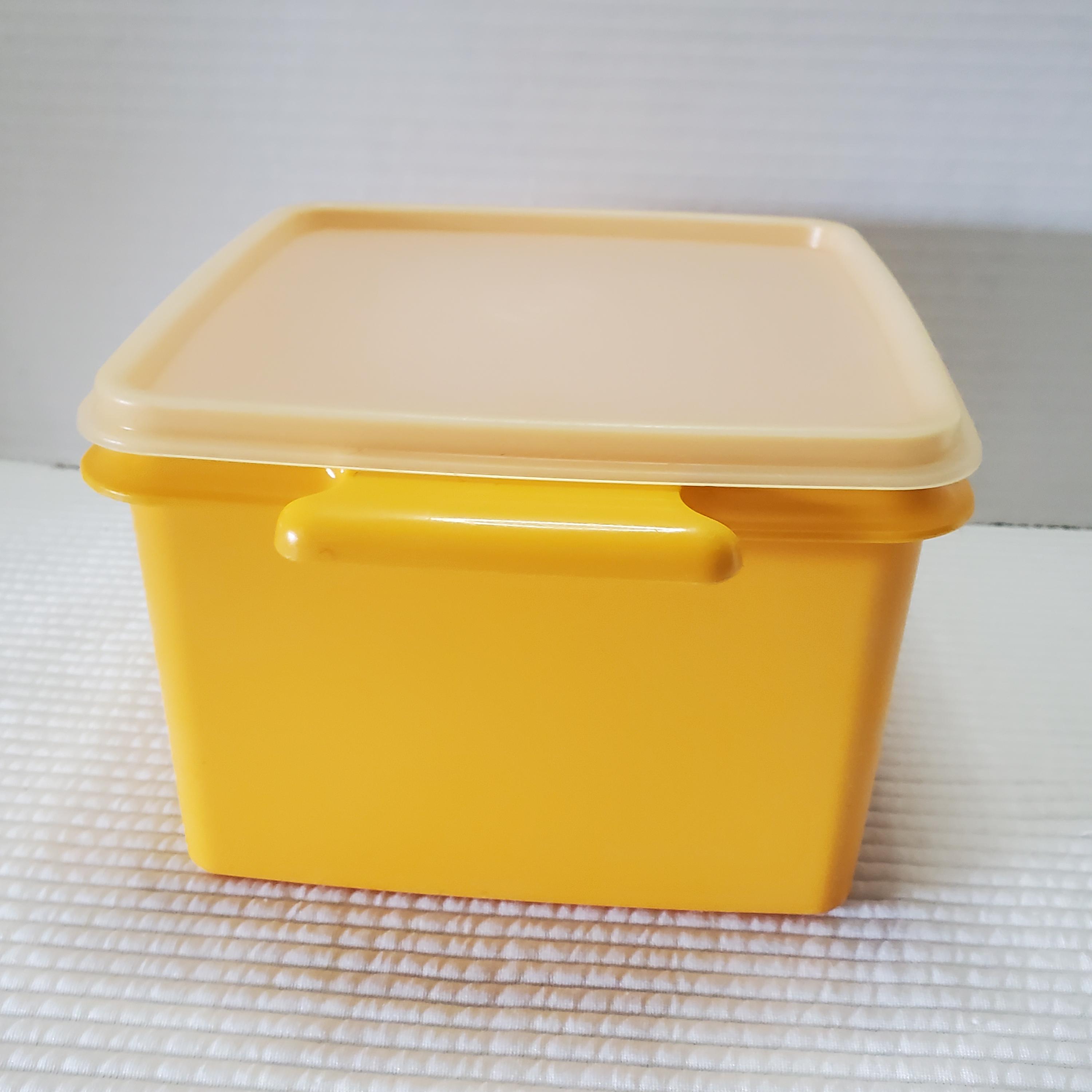 Tupperware Square Away Lunch Container Vintage Sunflower Yellow