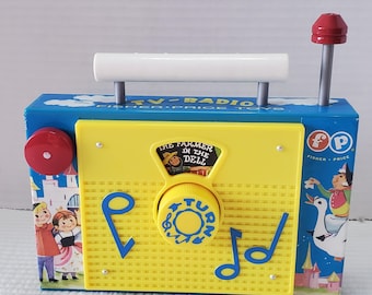 Fisher Price Toys Radio TV The Farmer And The Dell Music Vintage Works #1891