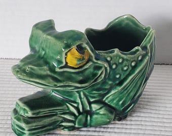 BRUSH MCCOY Flower FROG- Lifelike Frog for Arranging Flowers