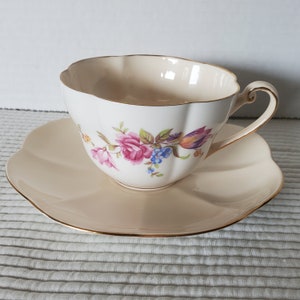 Shelley Rose Tea Cup & Saucer Vintage Peach Fine Bone China England