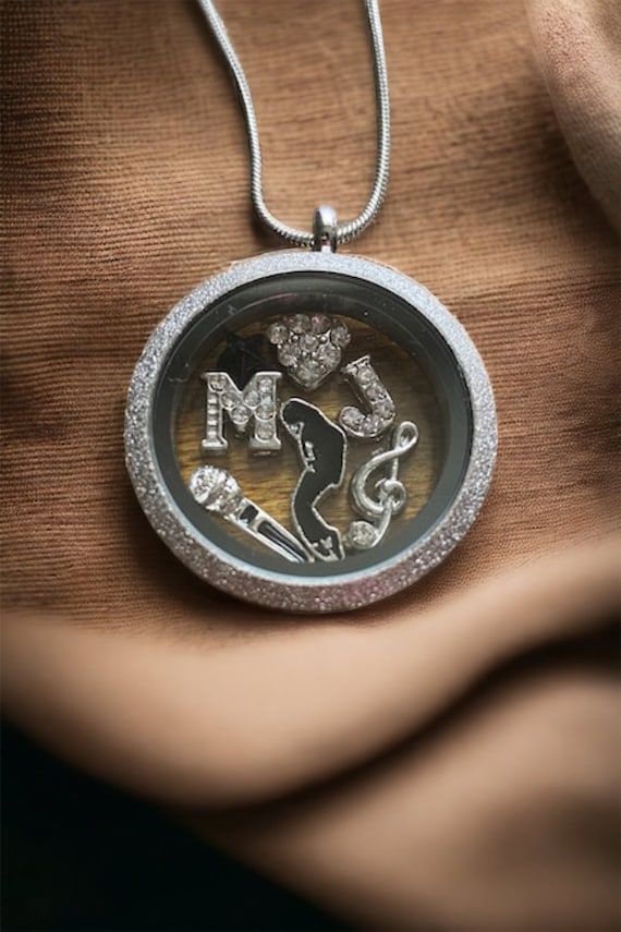 Mj locket deals