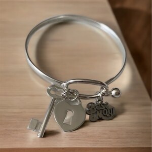 Silver Plated MOM Charm Bracelet
