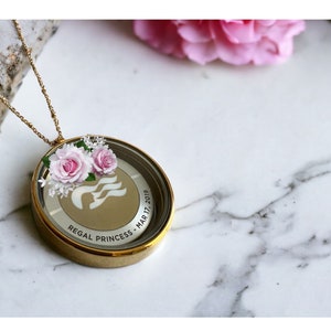 Stainless Steel Gold Memory Floating Charm Matte Round Glass Locket Pendant with Necklace Fits Medallions and Airtags