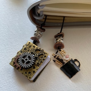 Traveler's Notebook Journal Planner Bookmark Book Thong Charm