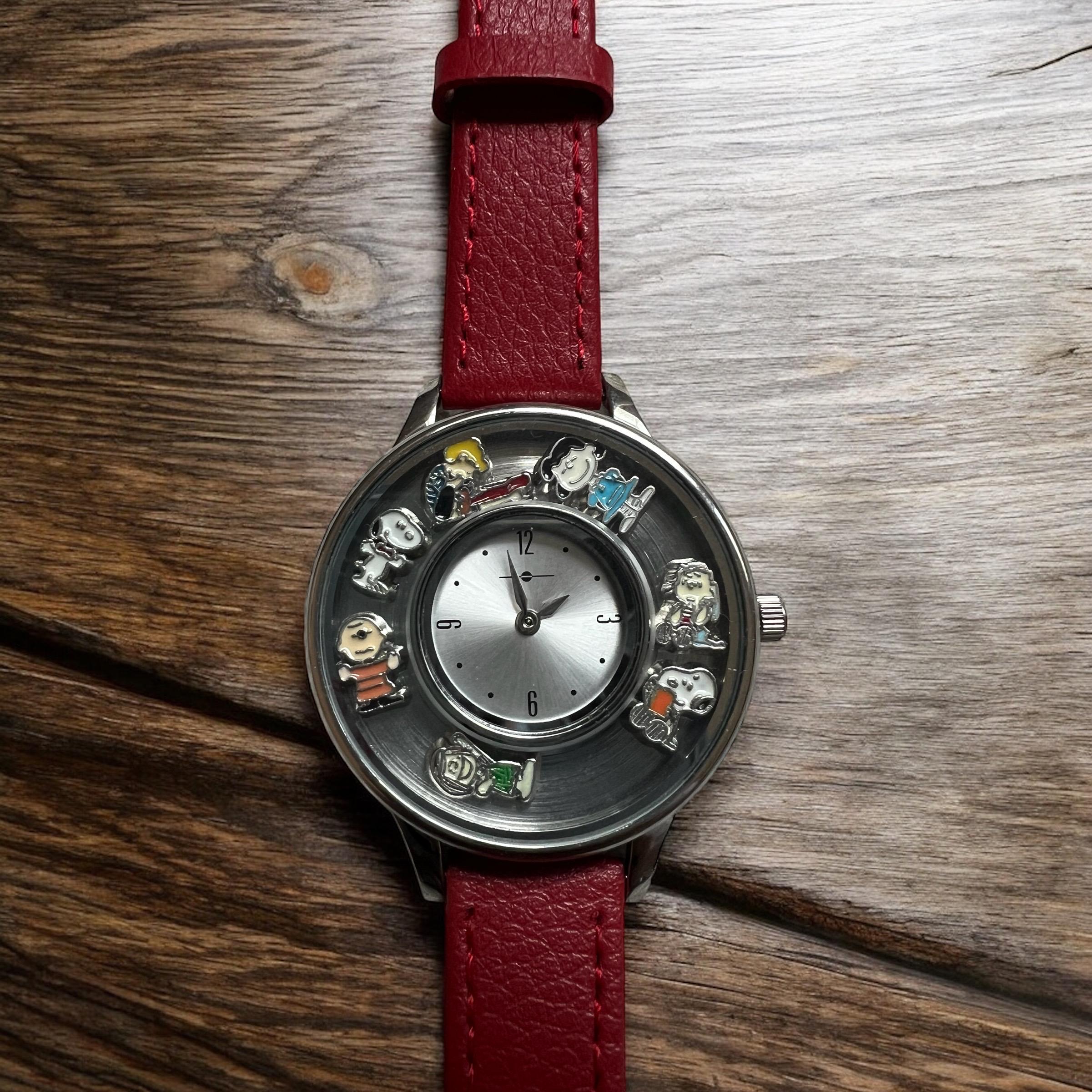 Montre médaillon à breloques flottantes 36 mm en acier inoxydable 316L à mémoire de forme et bracelet en cuir