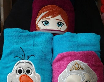 Disney's Frozen Hooded Bath Towel: Elsa, Anna, Olaf