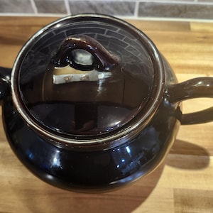 Royal Dripless Teapot Canadian Art aardewerk Hamilton