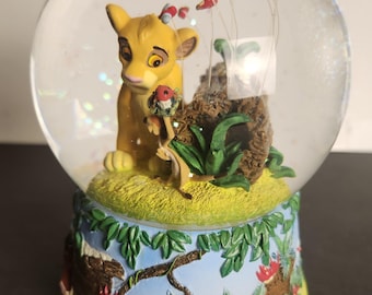 vintage Disney Le Roi Lion boule à neige musicale Enesco 1994 Hakuna Matata 5,5 de haut
