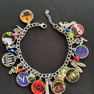 Kundenspezifisches CHARME ARMBAND. Musiktheater Theater Dramen Komödie Stücke