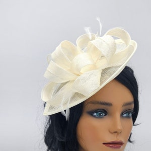Ivory Fascinator Hat - Wedding Hat, Kentucky Derby Hat, Race Hat, Tea Party Hat, Bridal Hat, Hat with veil, Fancy Hat
