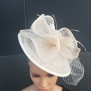 Ivory Kentucky Derby Fascinator- Wedding Hat, Kentucky Derby Hat, Race Hat, Tea Party Hat, Bridal Hat, Hat with veil, Fancy Hat