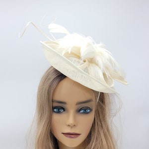 Ivory Fascinator Hat - Wedding Hat, Kentucky Derby Hat, Race Hat, Tea Party Hat, Bridal Hat, Hat with veil, Fancy Hat