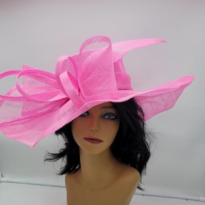 Knäckrosa Kentucky Derby-hatt: Elegant fascinator för tebjudningsfest och tävlingsdag