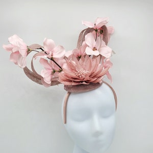 ONLY ONE - Blush Pale Pink Fascinator Hat -Wedding Hat, Kentucky Derby Hat, Race Hat, Tea Party Hat, Church Hat, Easter Hat