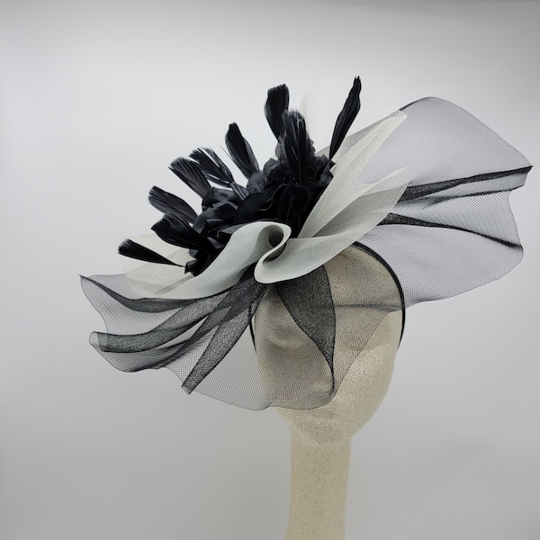Black and Ivory Kentucky Derby-hoed: grote hoepelrokveren Fascinator