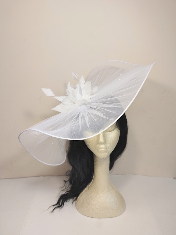 Extra Large White Wedding Hat, Kentucky Derby, Saucer Fascinator, Bridal  Shower, Large Hat Bachelorette, Saucer 