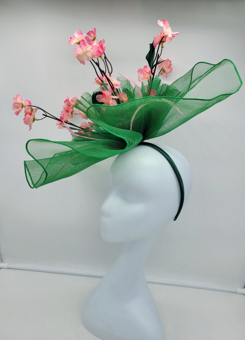 Green Kentucky Derby Hat, Green Fascinator, Mardi Gras, Race Hats, Church, Photoshoot, St Patrick's Day 