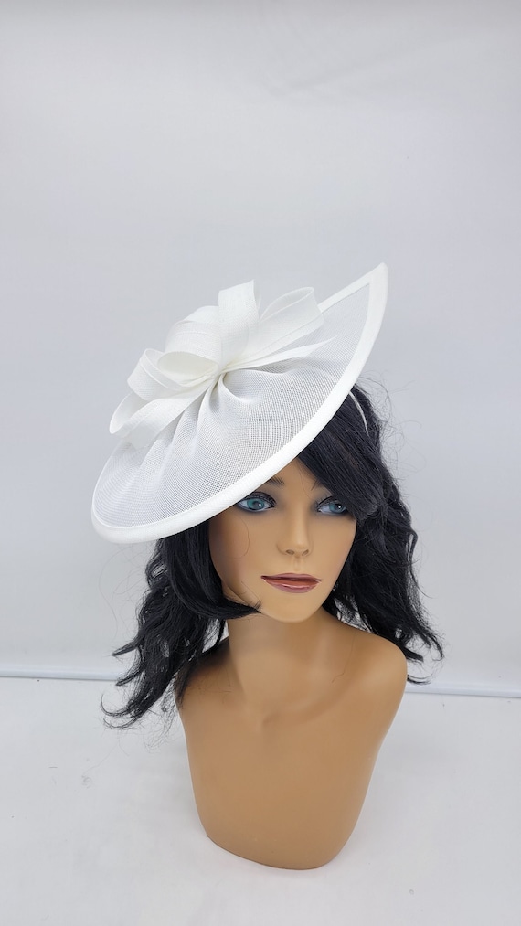 White floppy sales hat races