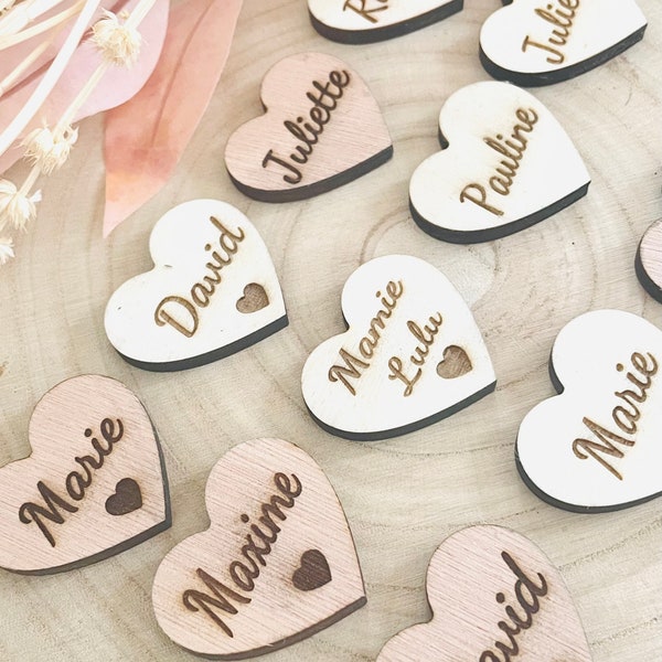 Marque place forme coeur en bois personnalisable au prénom mariage étiquette baptême anniversaire bohème nature prénom gravé