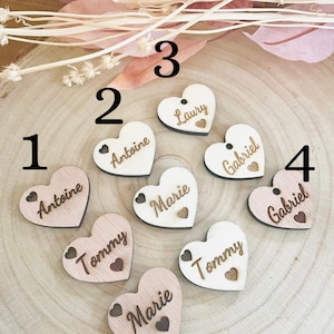 Marcador de lugar de madeira em forma de coração personalizável com primeiro nome casamento batismo aniversário com pequeno furo boho natureza primeiro nome gravado