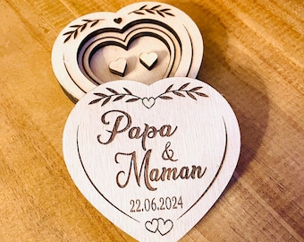 Porte alliances de mariage Coeur en bois personnalisé Papa & Maman et date jolie boîte en bois gravée avec coeurs bohème rustique champêtre