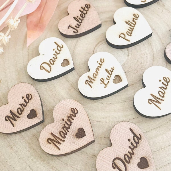 Marque place forme coeur en bois personnalisable au prénom mariage étiquette baptême anniversaire bohème nature prénom gravé