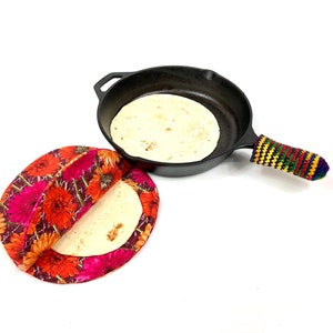 Purple dasies tortilla warmer / pot holder/ microwaveable/ trivet/ purple kitchen decoration/ potato steamer/ gift for mom/ flower kitchen