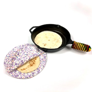 Purple floral tortilla warmer / pot holder/ microwaveable/ trivet/ purple kitchen decoration/ potato steamer/ gift for mom/ flower kitchen