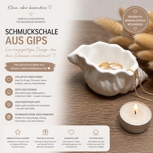 Könnte beinhalten: Eine weiße Gipsschale in Muschelform mit zwei goldenen Ringen und einer Goldkette, ergänzt durch ein brennendes Teelicht. Das Bild enthält den Text: Klein, aber besonders, SCHMUCKSCHALE AUS GIPS sowie weitere beschreibende Textbausteine.