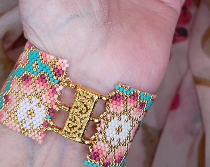 Pastel Colored Floral Bracelet