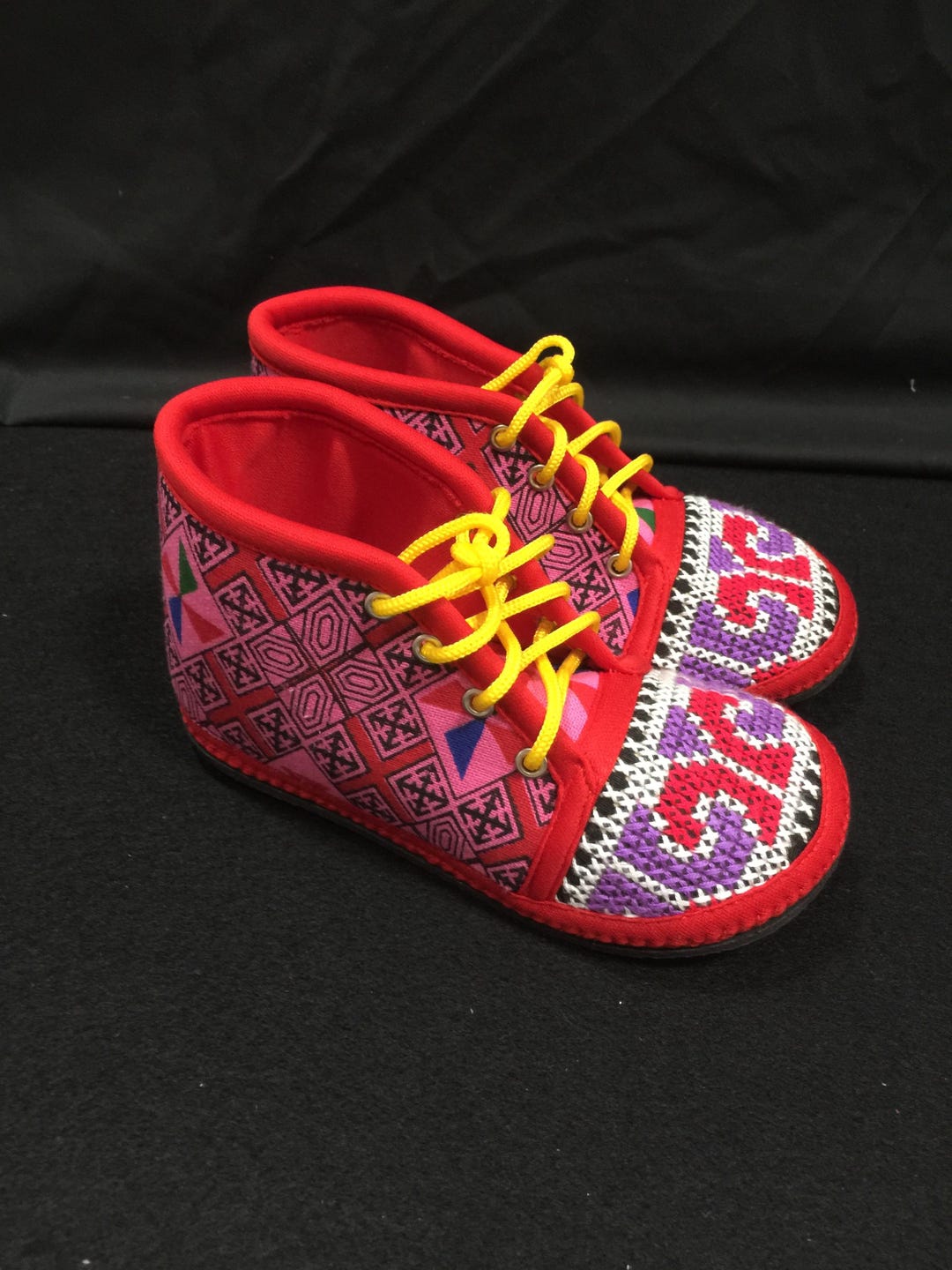 toms hmong shoes