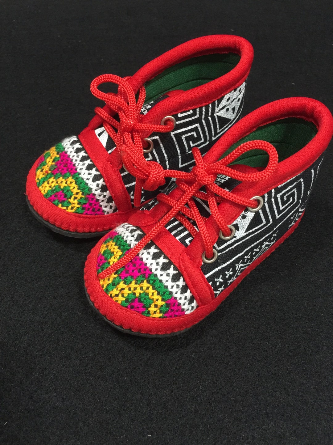 toms hmong shoes