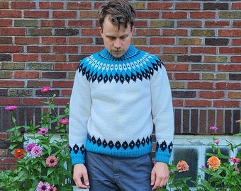 Vintage Hand Knit Icelandic Nordic Sweater / Men's XS / Women's S to M Pullover Fair Isle