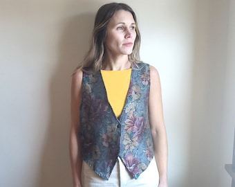 Vintage 1990's Women's Floral Patterned Vest / S to M / Hipster Embroidered