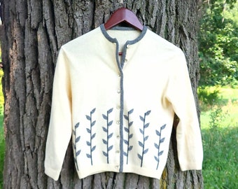 Vintage 1970's XS to S Knit Cardigan Patterned Sweater / Boho