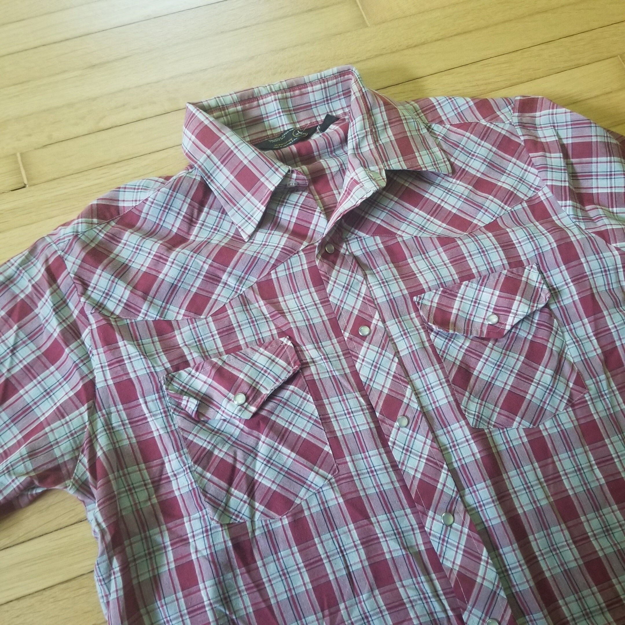 1970s Men's Shirt Styles - Vintage 70s Shirts for Guys