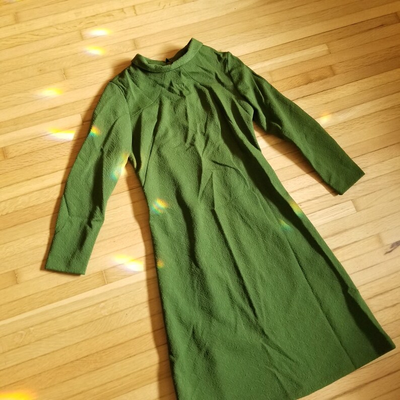 Vintage 1960/'s to 1970/'s Green Textured Long Sleeve Dress M to L Elegant Poly