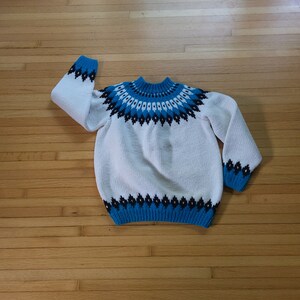 Vintage Icelandic Nordic Fair Isle Wool Sweater / Women's S to M / Scandinavian image 10