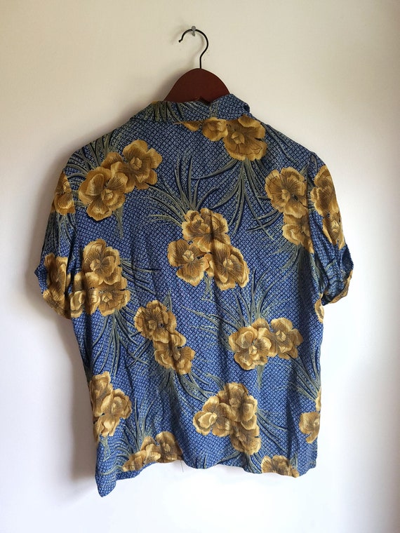 Vintage 1990's Y2K Floral Button Down Shirt / Wom… - image 5