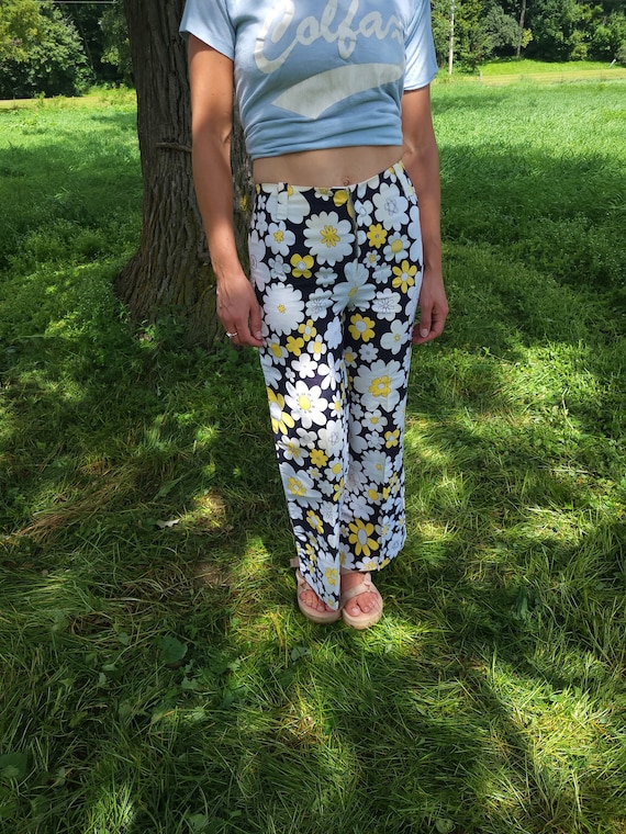 Vintage 1970's Floral Pants / XS / Size 2 / Hippi… - image 1