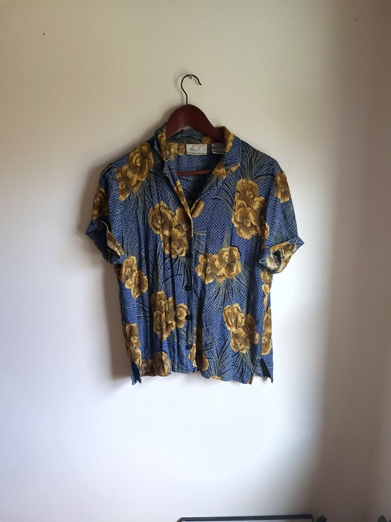 Vintage 1990's Y2K Floral Button Down Shirt / Wom… - image 8