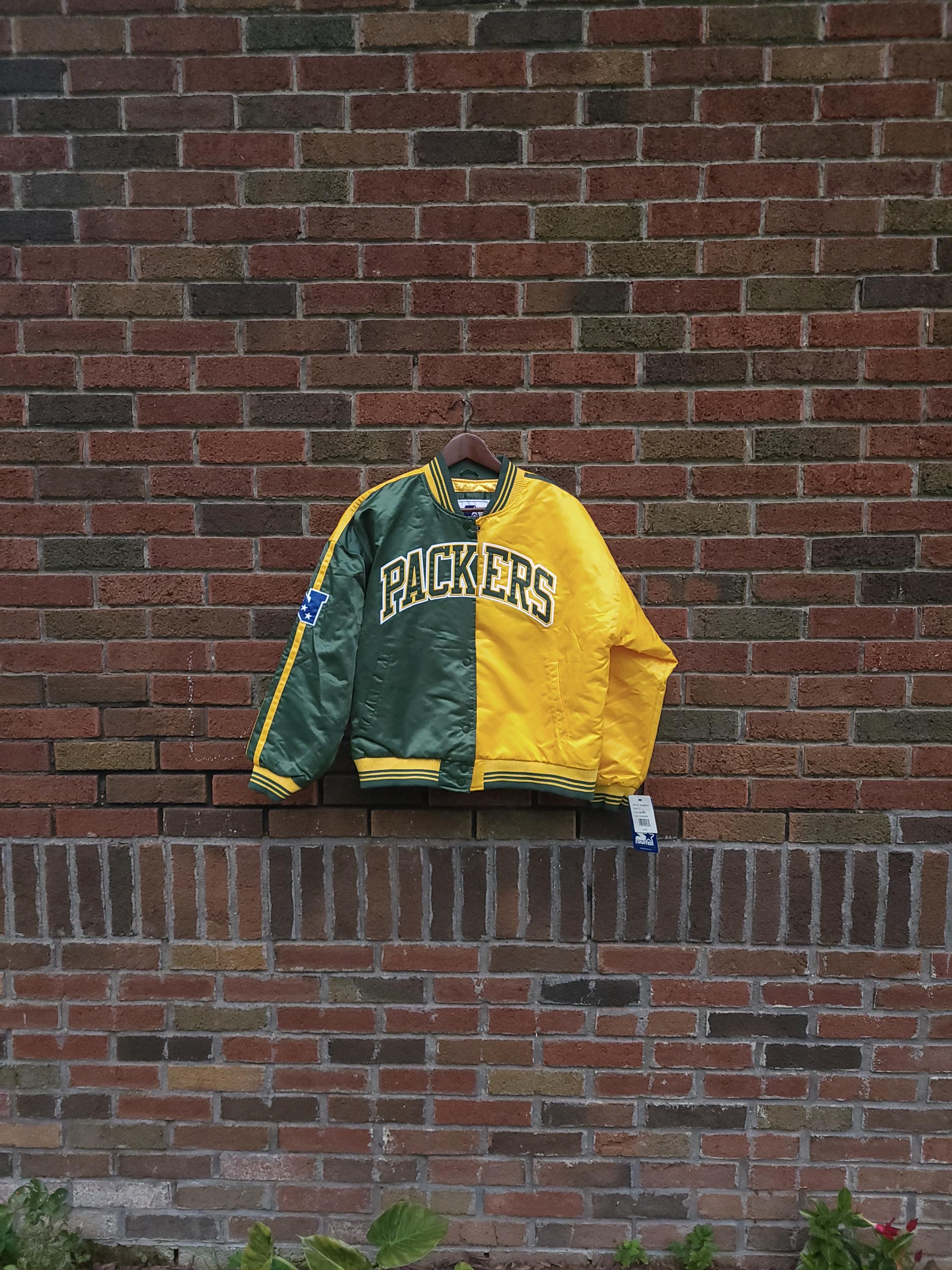 Vintage 1990's NWT Green Bay Packers Starter Bomber Nylon Style