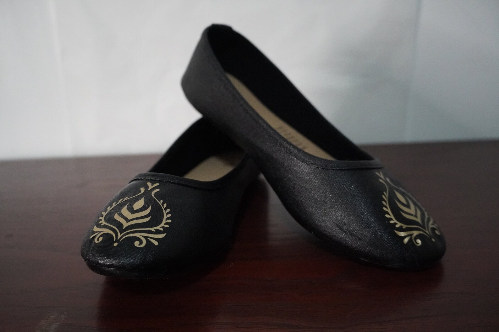 frozen ballet flats