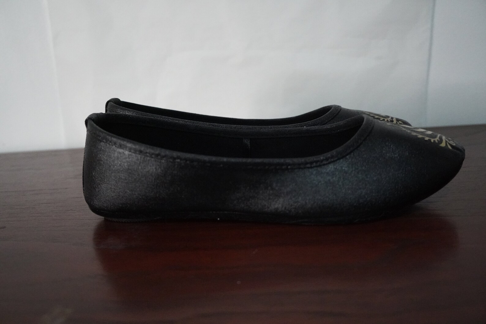 frozen ballet flats