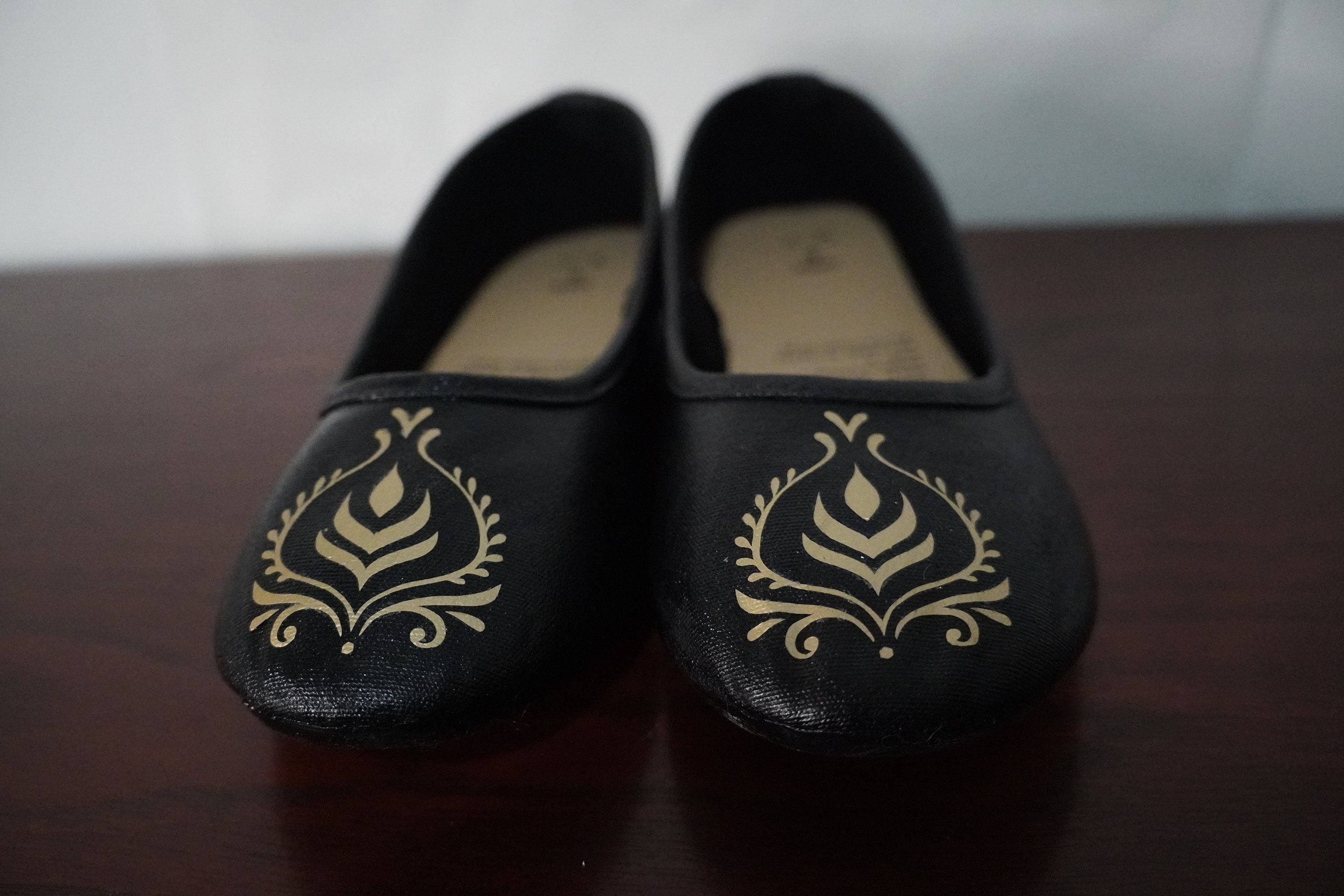 frozen ballet flats