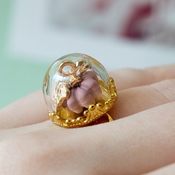 Bague "Fée Marraine" - élégante bague dôme avec une ravissante citrouille miniature à l'intérieur