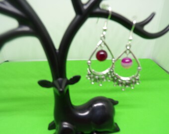 Earrings with Fuchsia agate bead