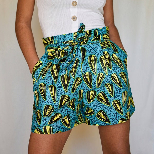 Short wax Ginny / short d'été, short vêtements femme, short colorée, short en wax, short vert, short avec poches, short en wax, short