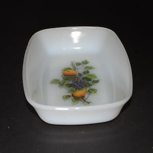 ARCOPAL Fruits de France Fruits of France vintage milk glass serving dish butter dish rectangular dish fruit decor France