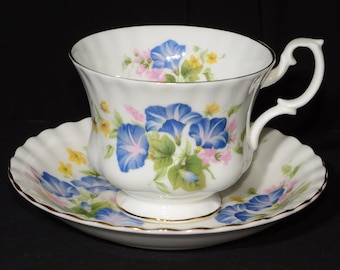 ROYAL ALBERT Bone China Teetasse mit Untertasse Blumen England Vintage Teetasse Blaue Blumen Vintage Montrose Form